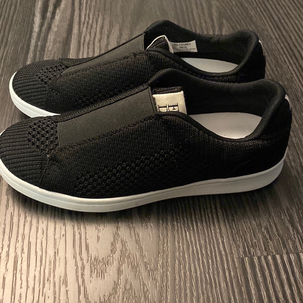 🍍ELLEN DEGENERES NO TIE SNEAKERS🍍SIZE 5M🍍